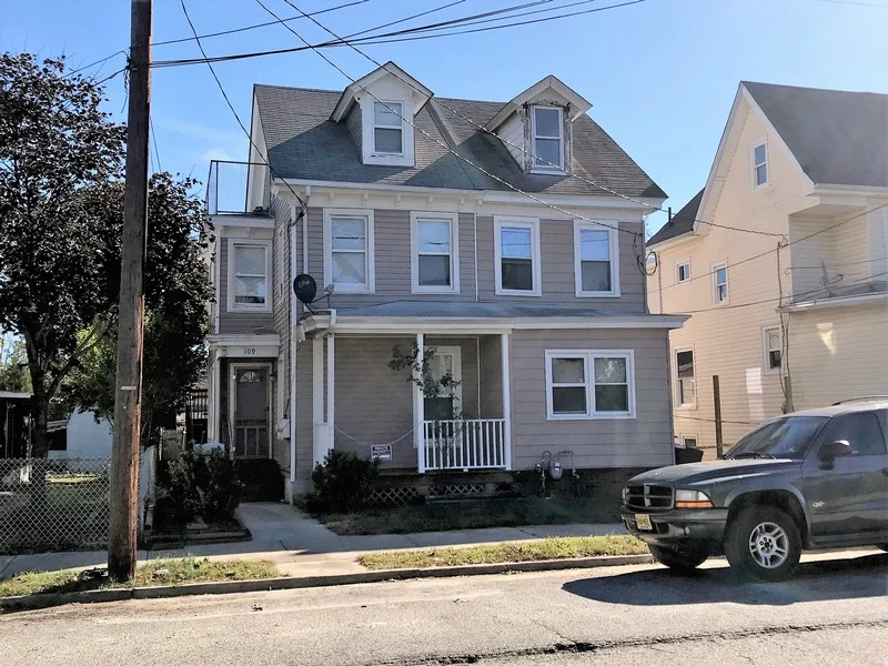 109 n 5th front